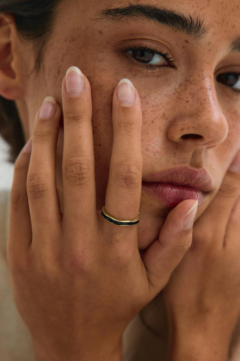 Wavy ring