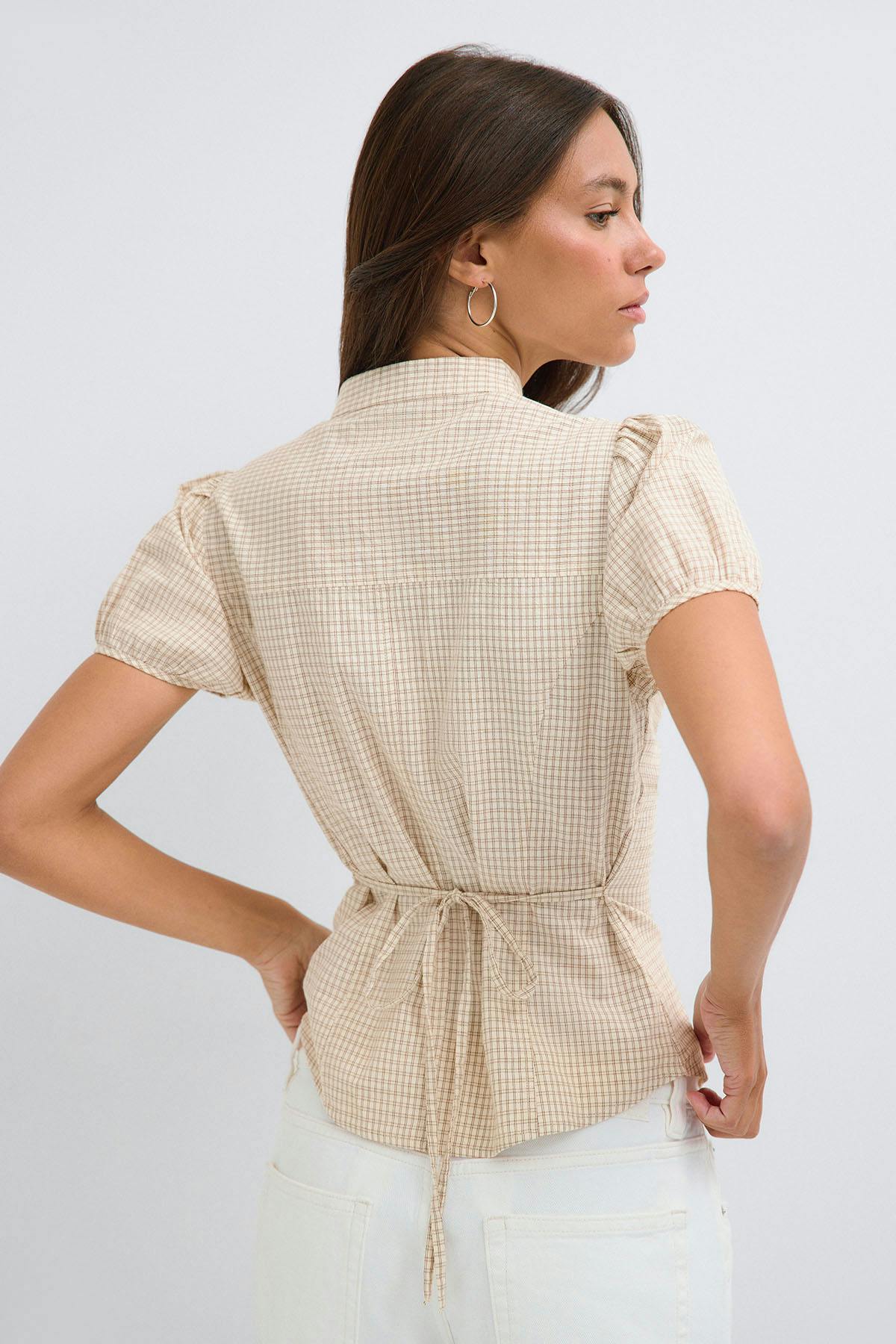 Structured keyhole blouse