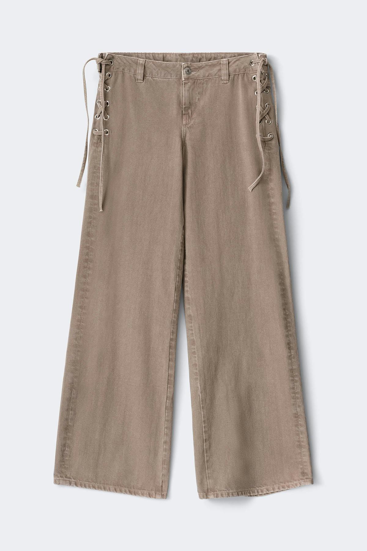 Tied up loose jeans