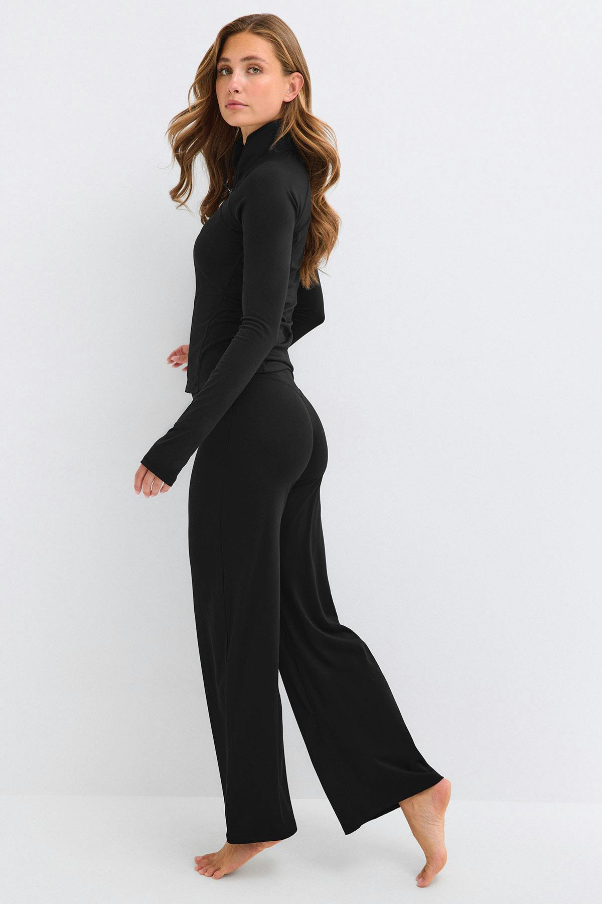 Wide yoga trousers