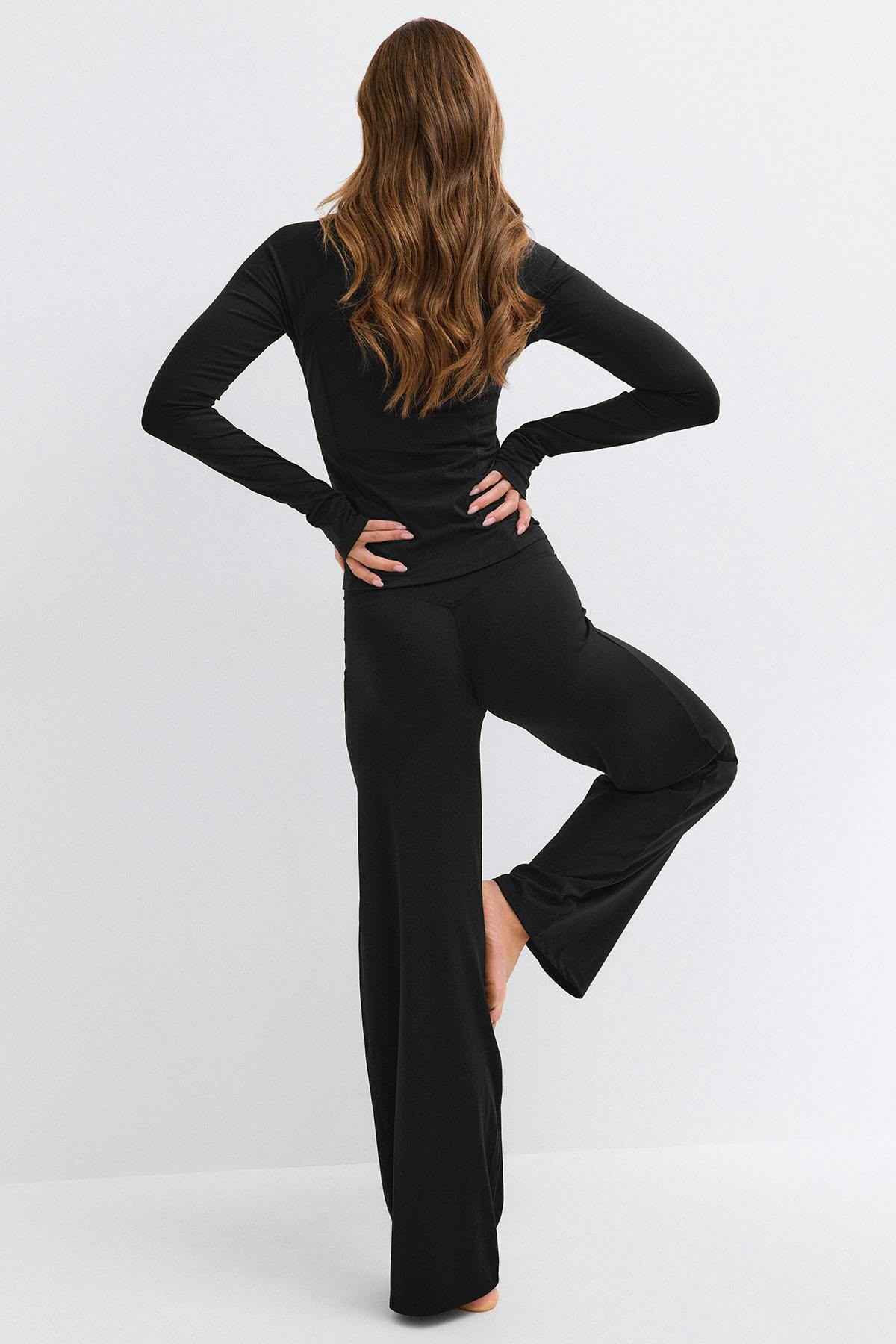 Wide yoga trousers