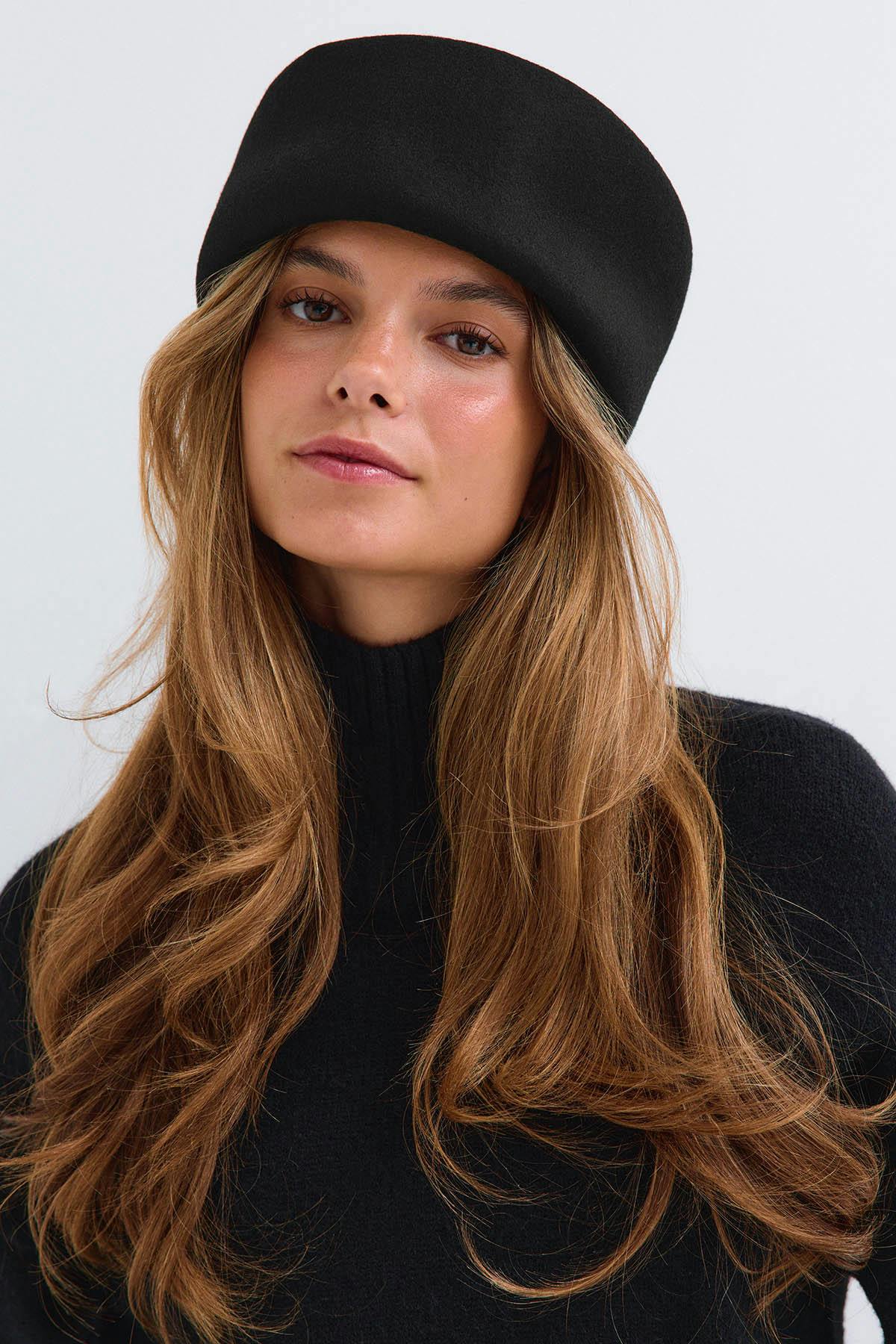 Pillbox hat