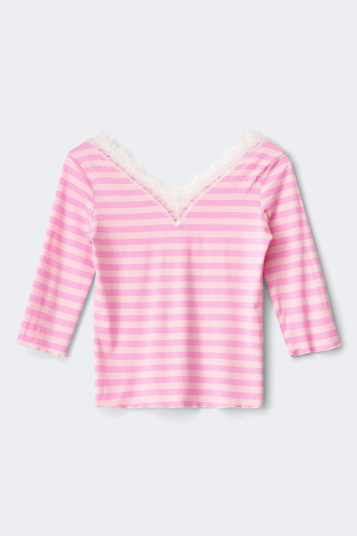 Y lace quarter sleeve top