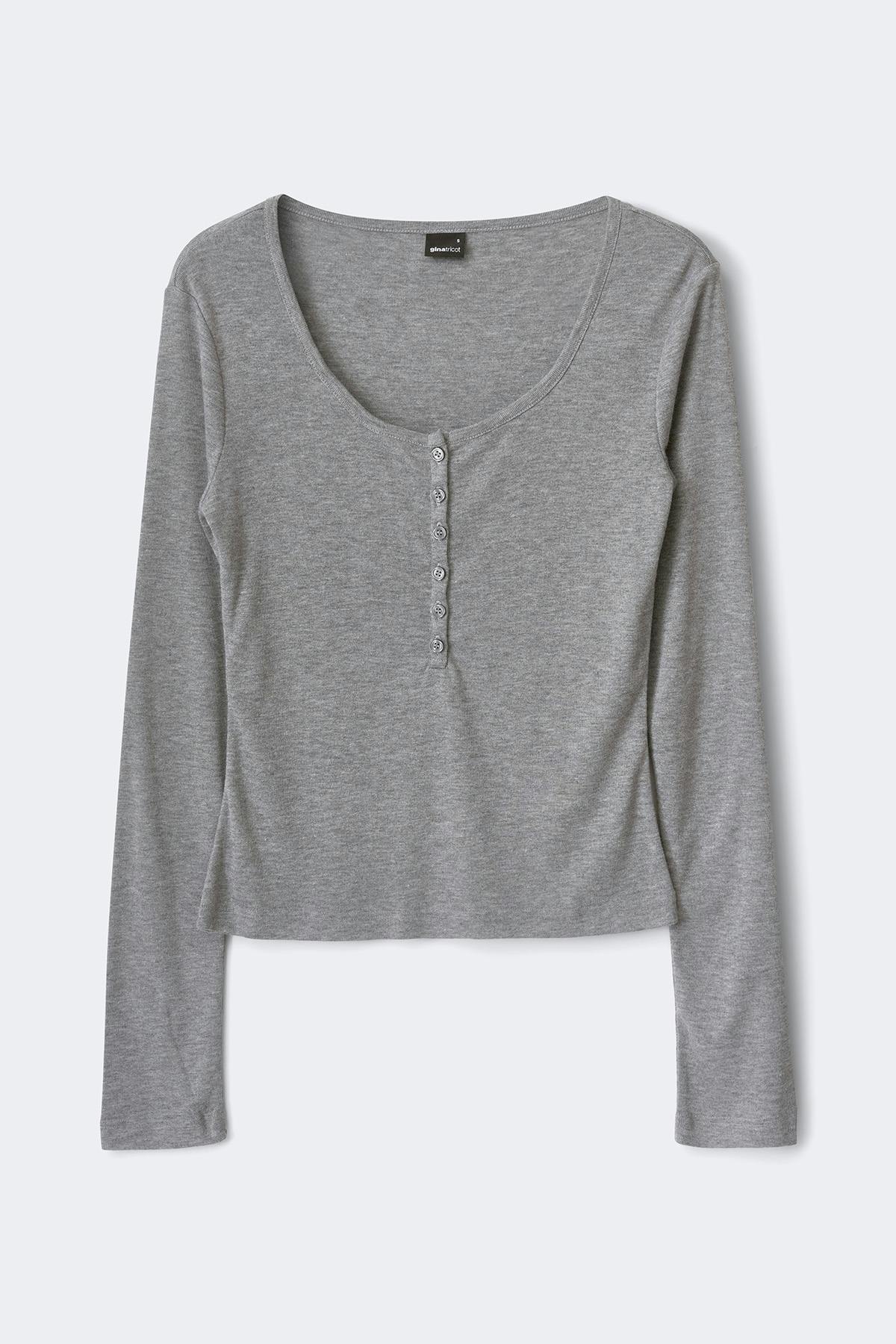 Long sleeve button top