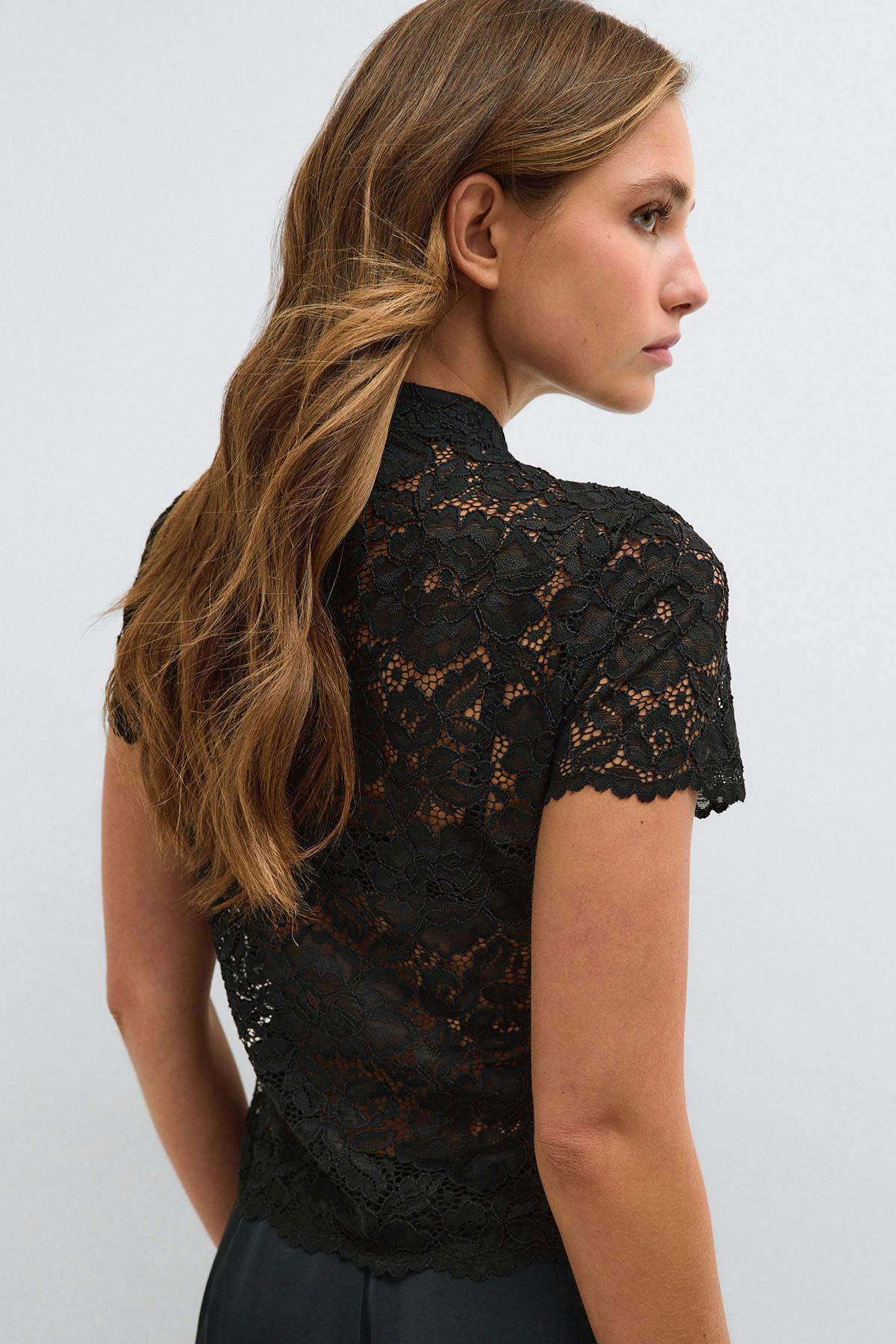 Mandarin collar lace top