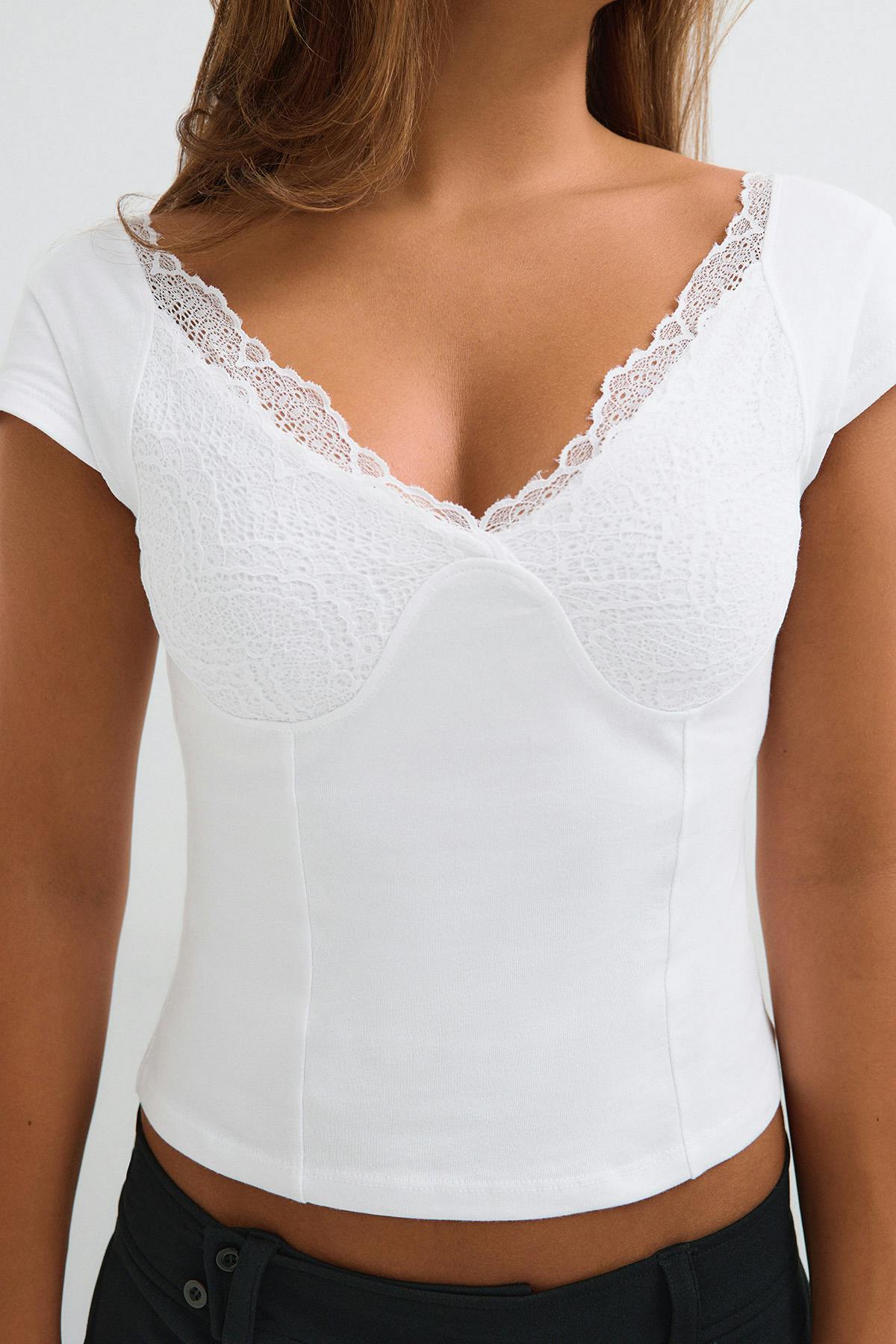 14+ lace detail top