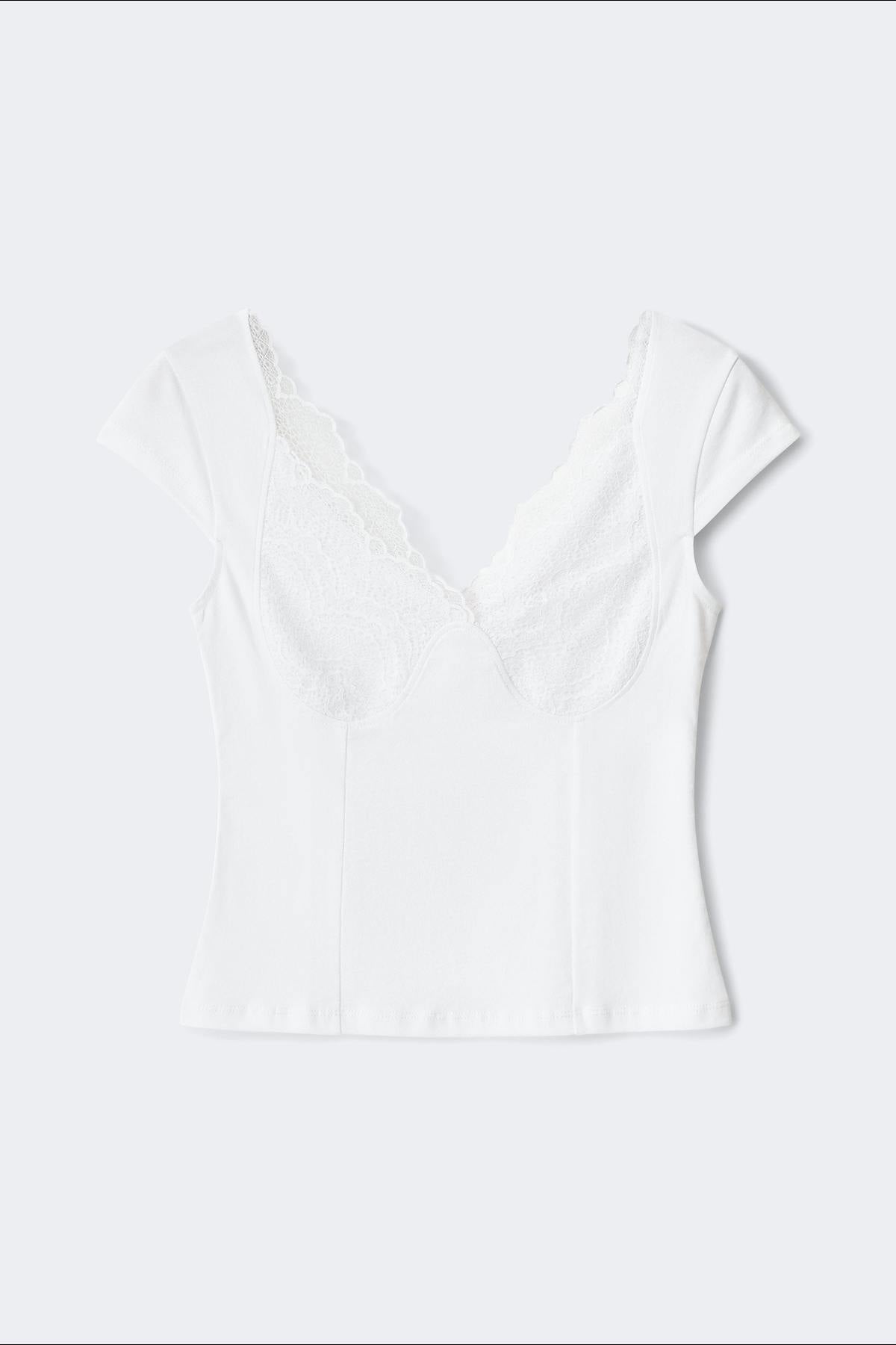 14+ lace detail top