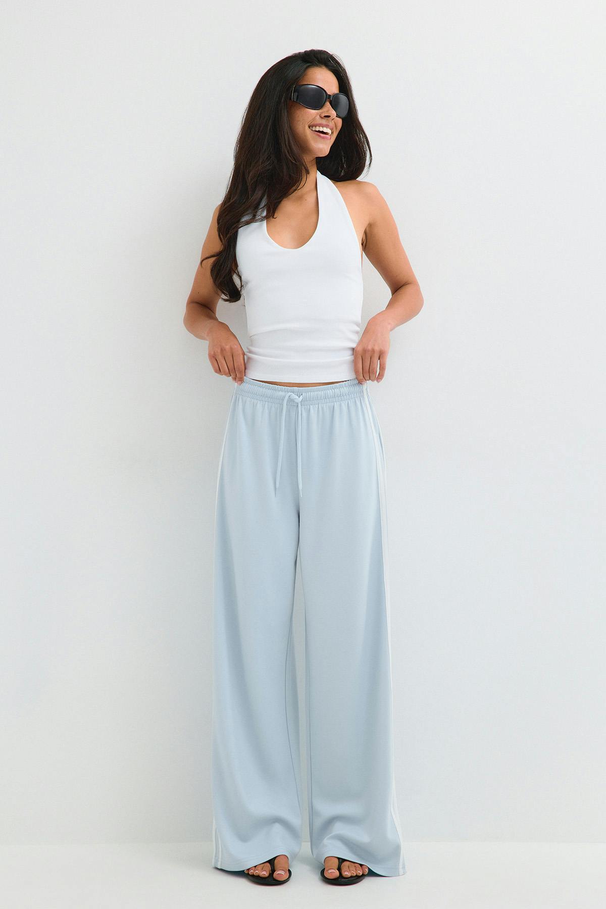 Sporty wide trousers