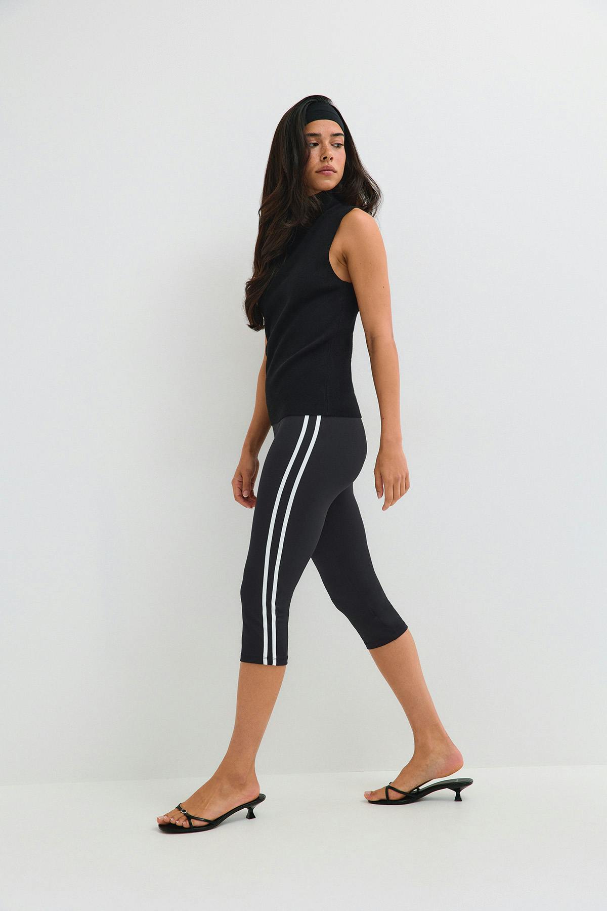 Sporty stripe capri