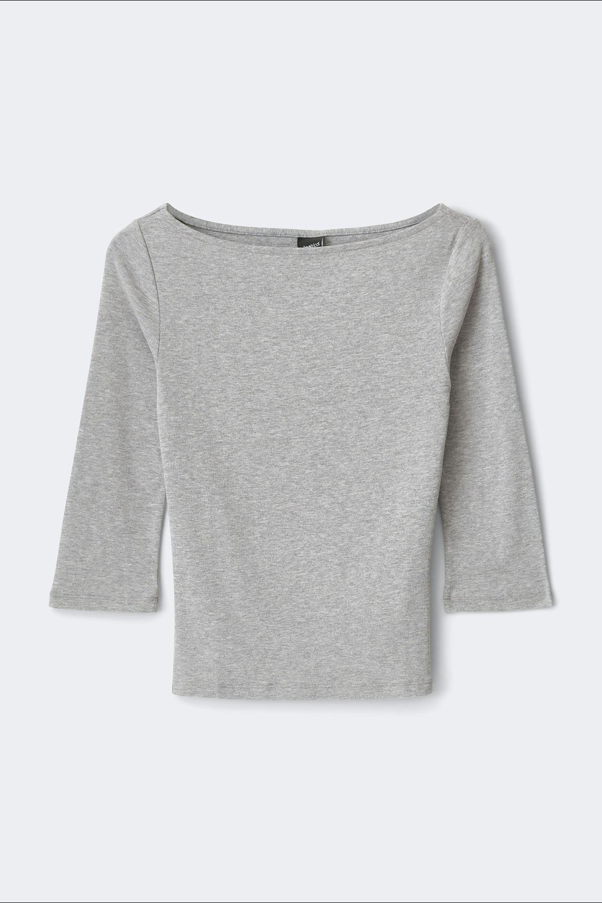 Quarter sleeve boatneck top