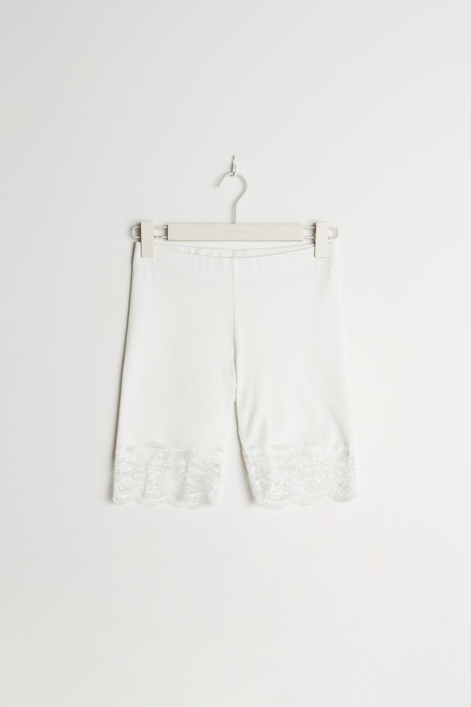 basic biker lace