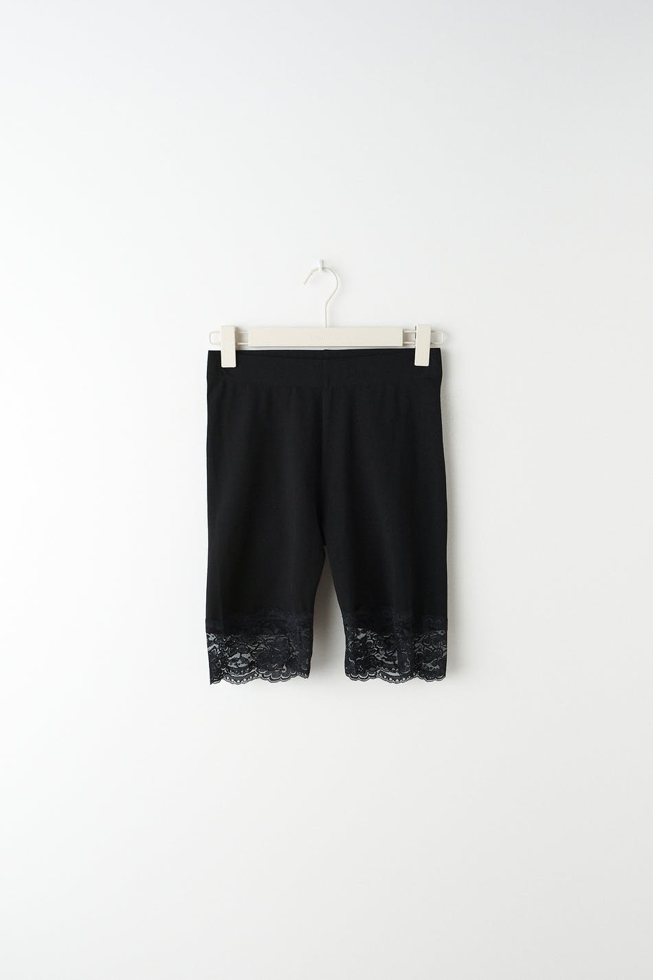 basic biker lace