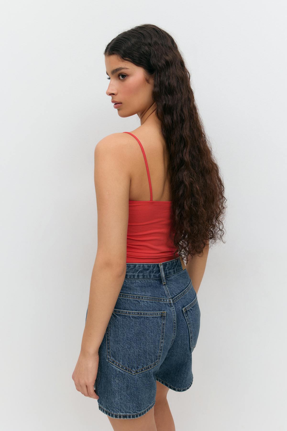 spaghetti strap singlet