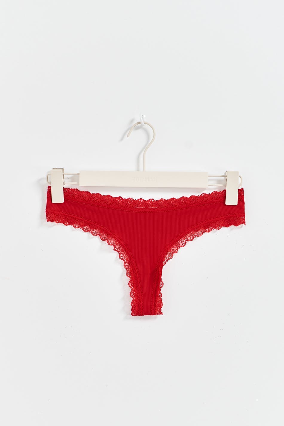 Rib string