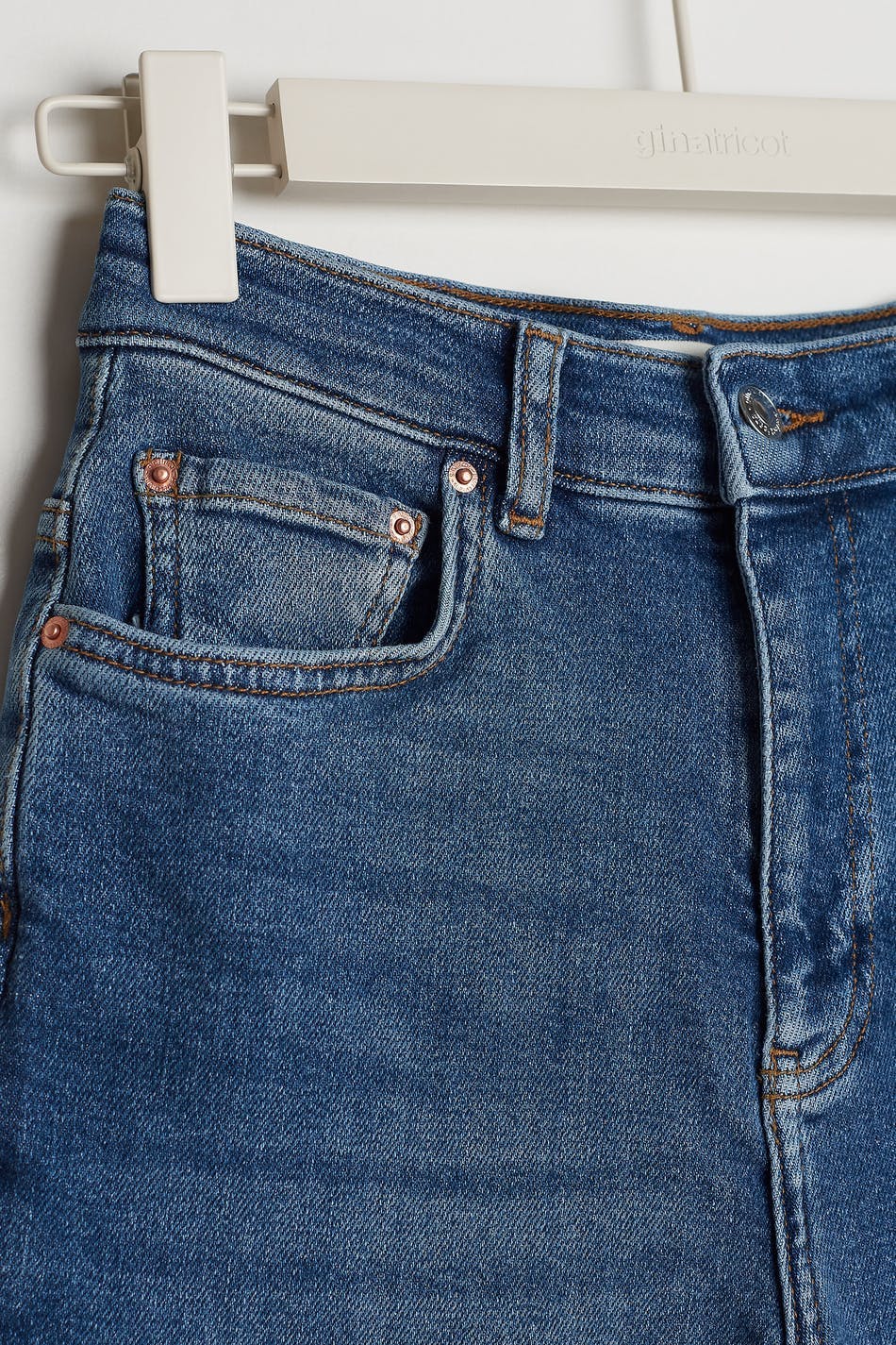 Comfy mom jeans