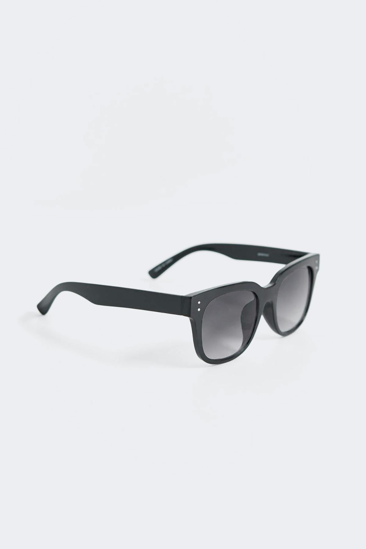 basic sunglasses