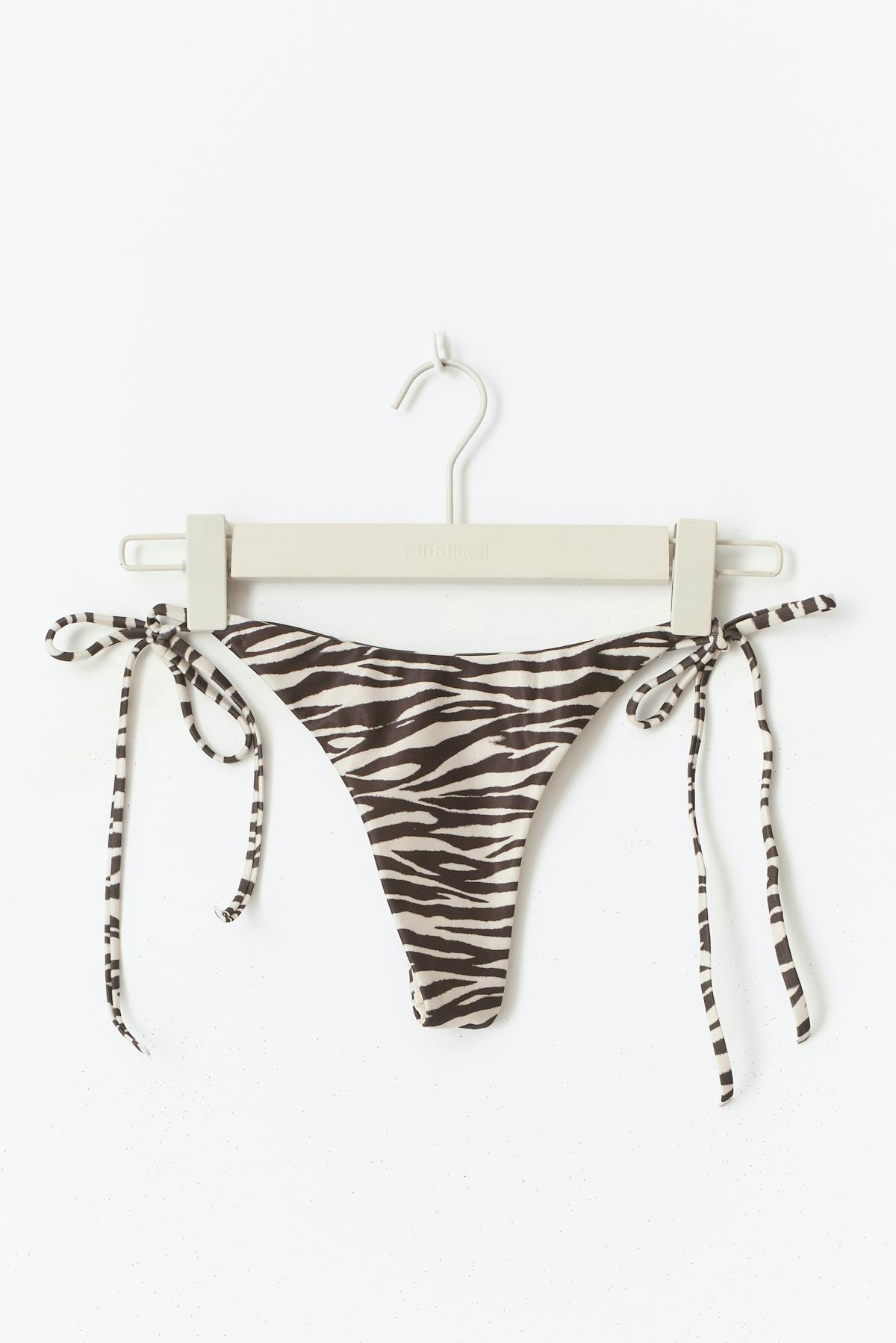 Bikini triangle thong