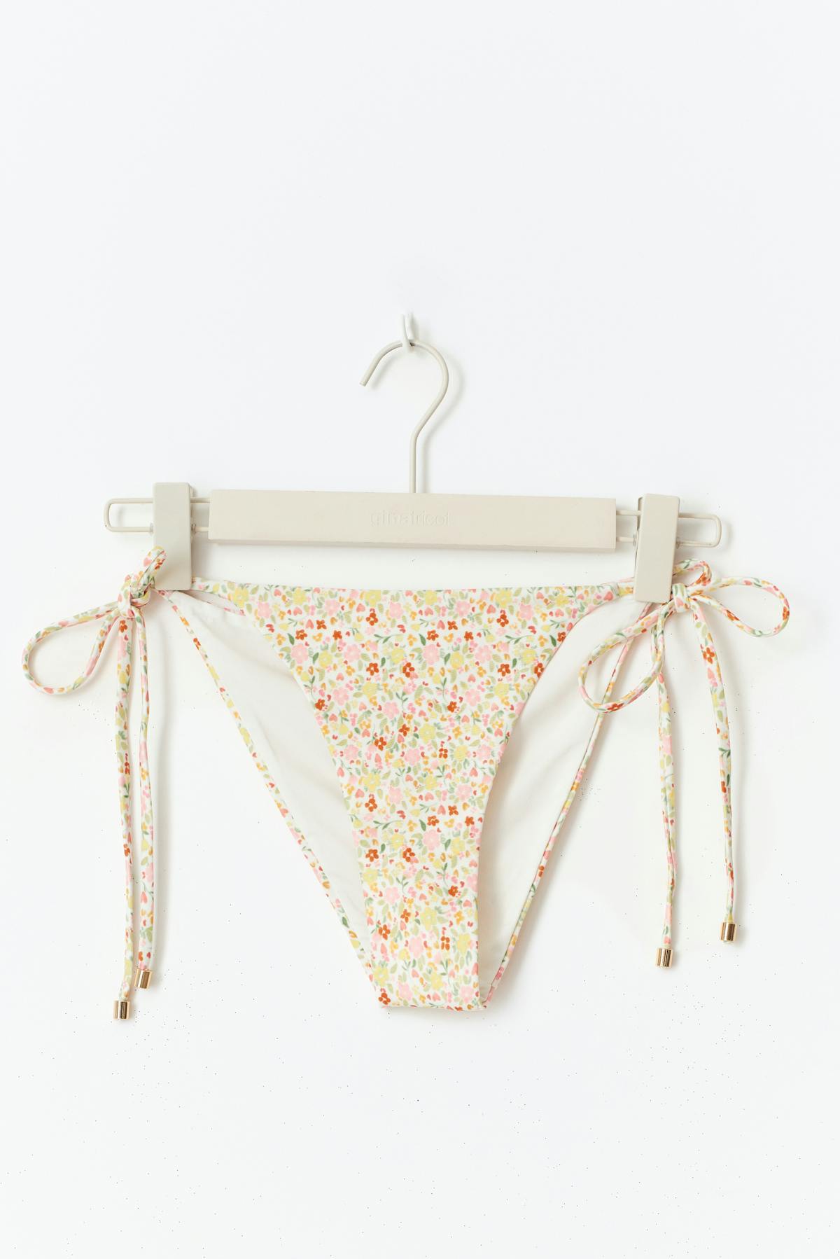 Bikini triangle brief