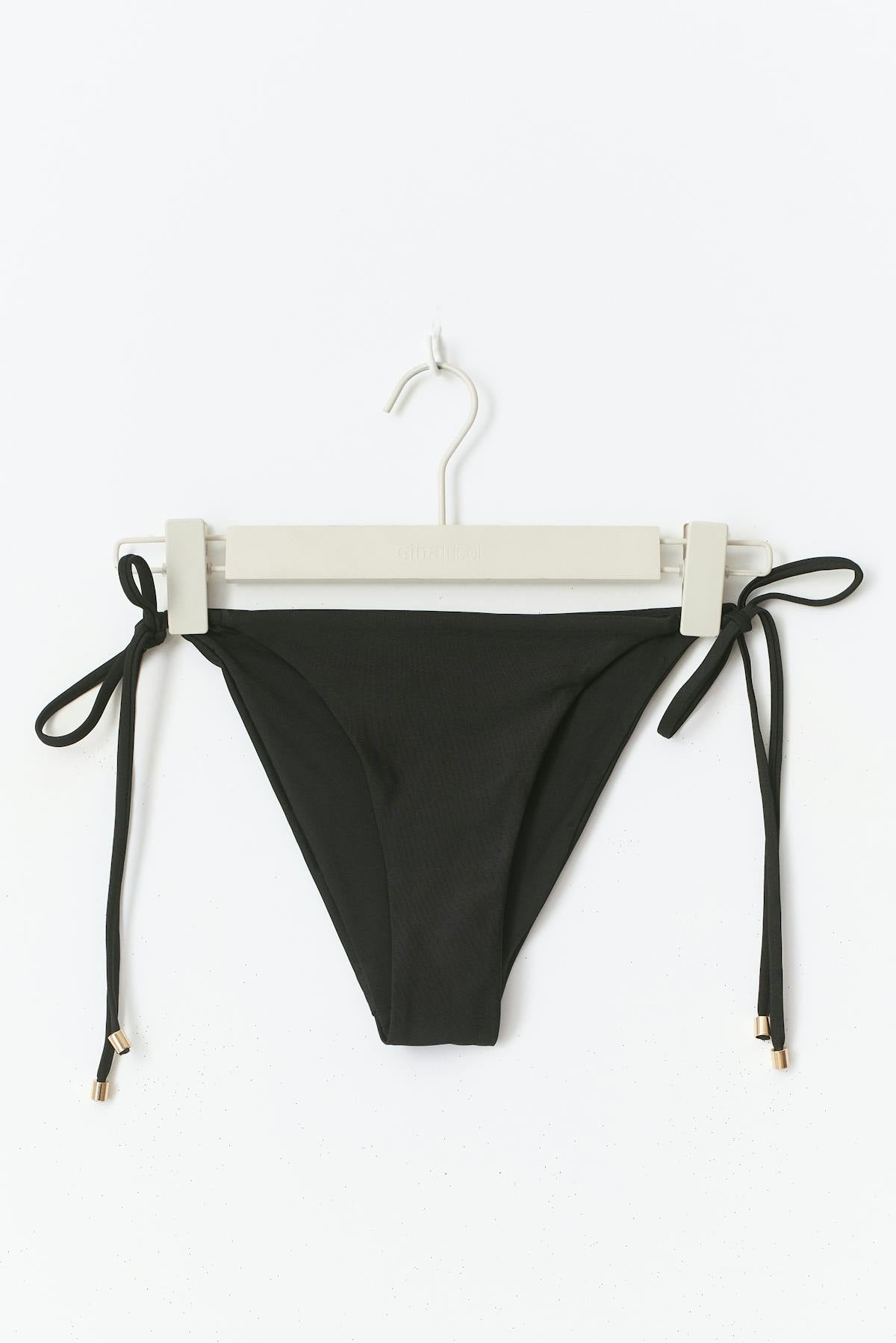 Bikini triangle brief