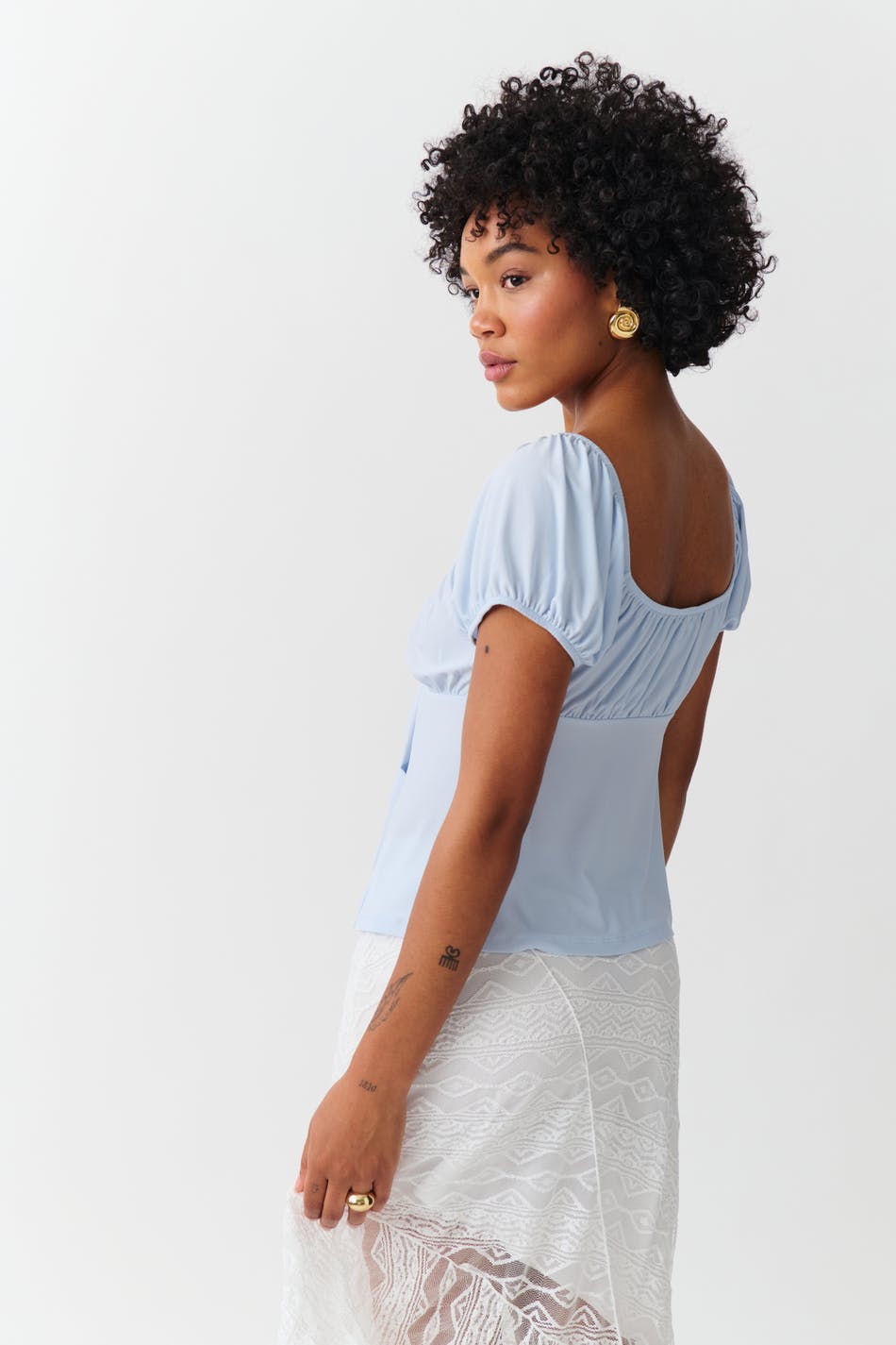 Tie top