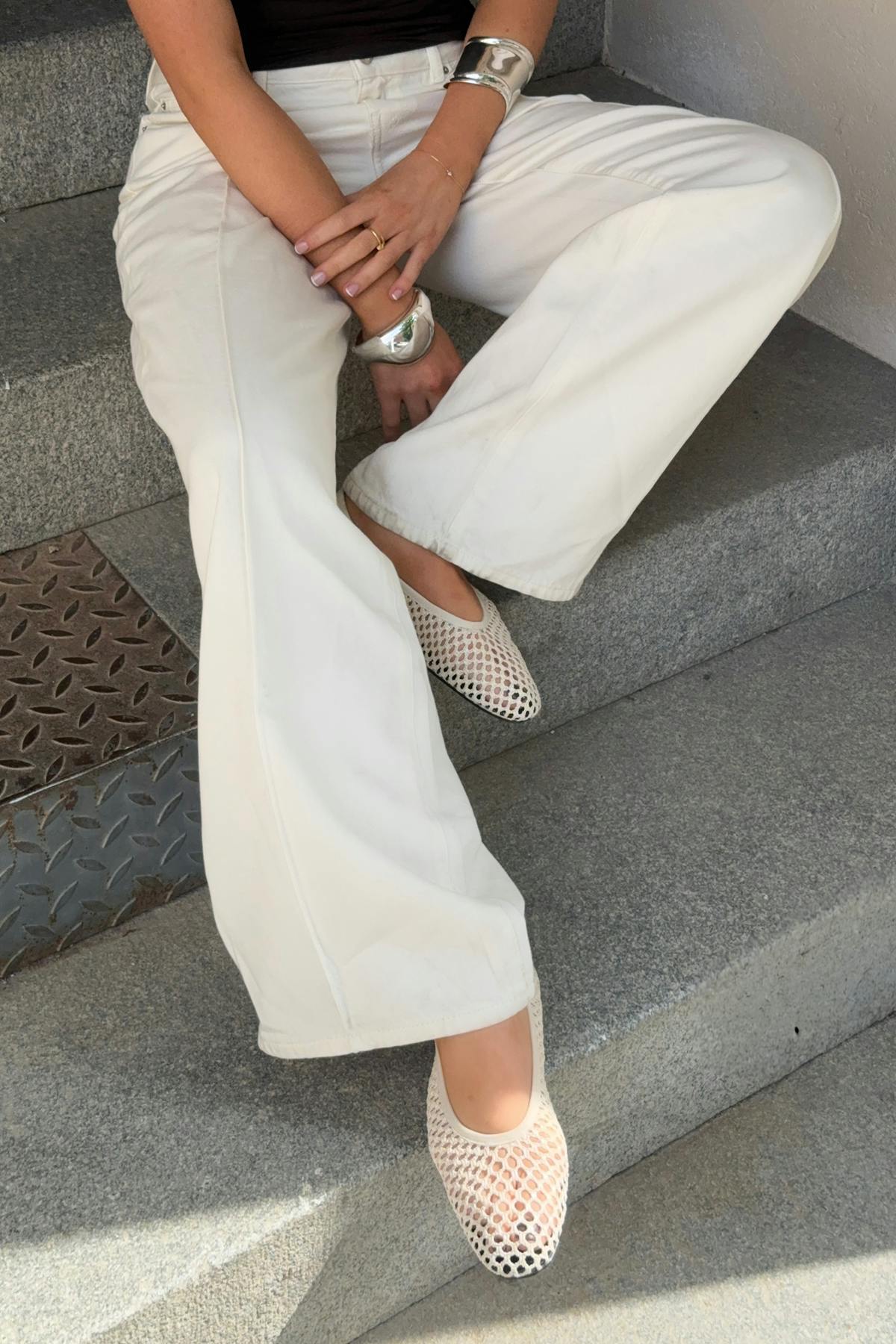 Low wide front seam jeans